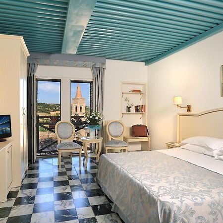 Hotel Raffaello Urbino Exterior foto