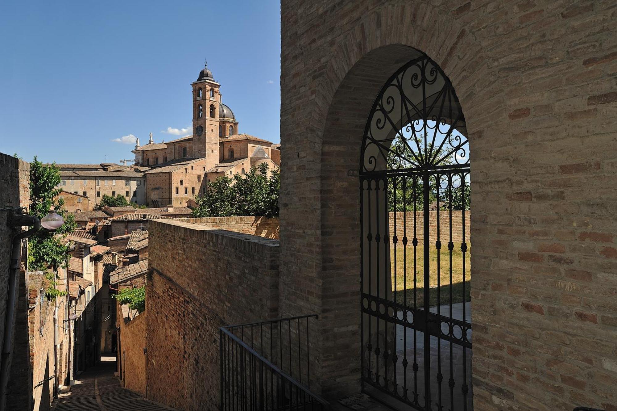 Hotel Raffaello Urbino Exterior foto