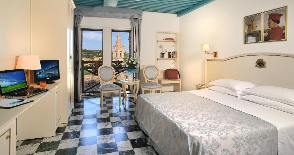 Hotel Raffaello Urbino Zimmer foto