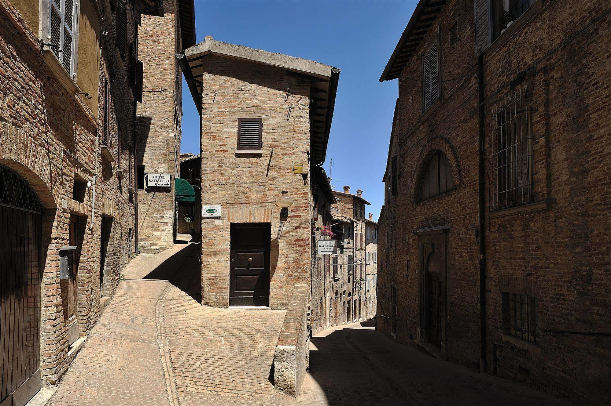 Hotel Raffaello Urbino Exterior foto